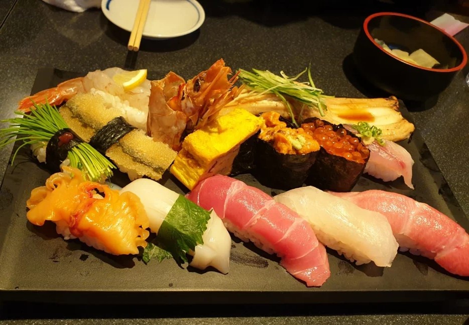 스시잔마이 츠키지 본점 (Sushizanmai Tsukiji Main Branch)