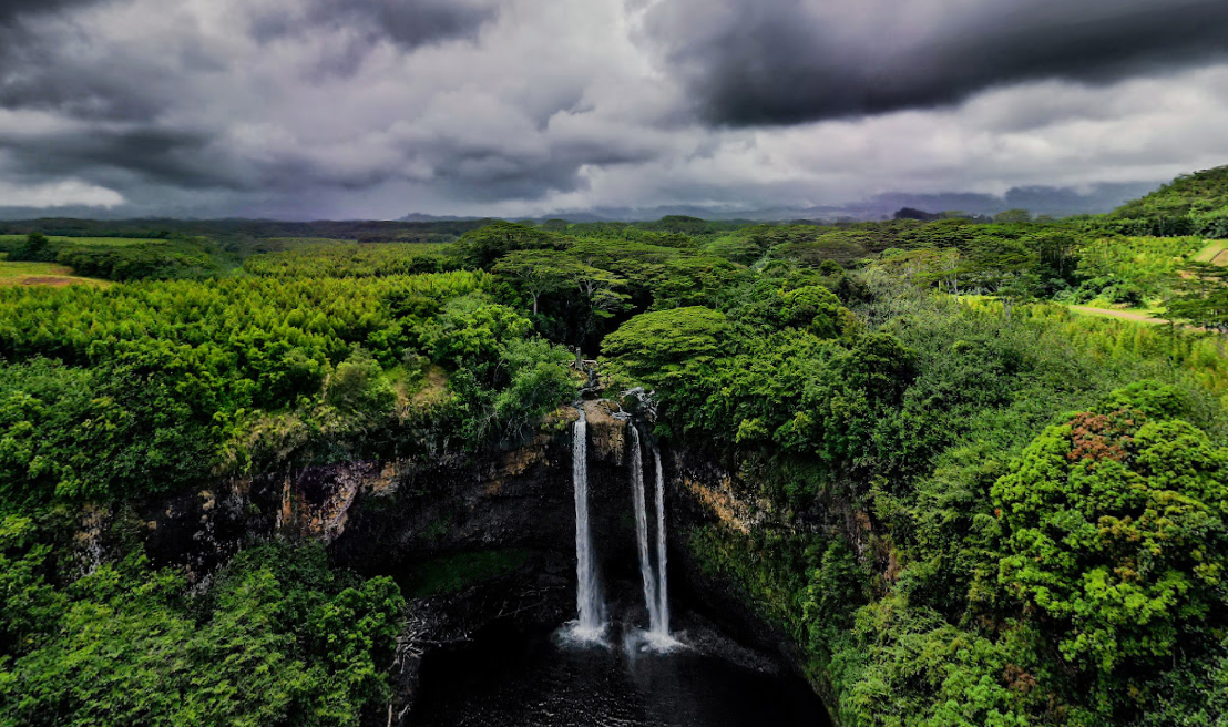 나카레코 폭포 (Wailua Falls)