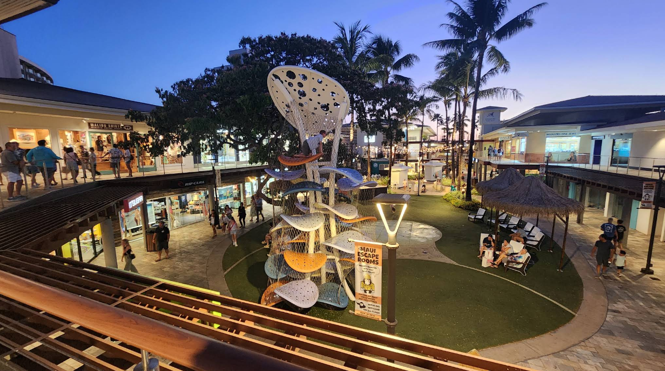 웨일러스 빌리지(Whalers Village)